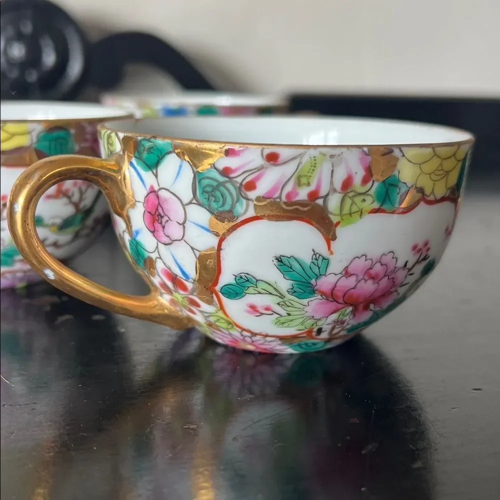 Set of 4 vintage Chinese tea cups